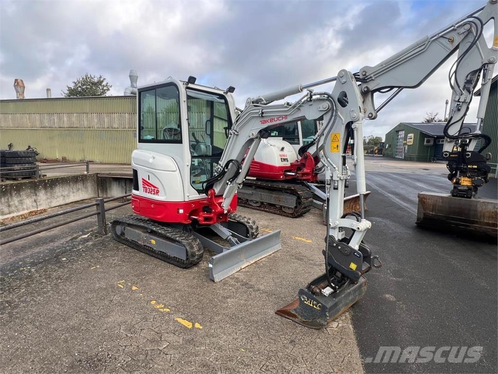 Takeuchi TB325R Minigraafmachines < 7t