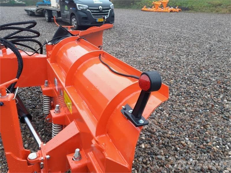  - - -  BOXER AGRI Sneeuwschuivers en -ploegen