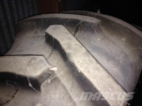  14.9x30 Banden, wielen en velgen