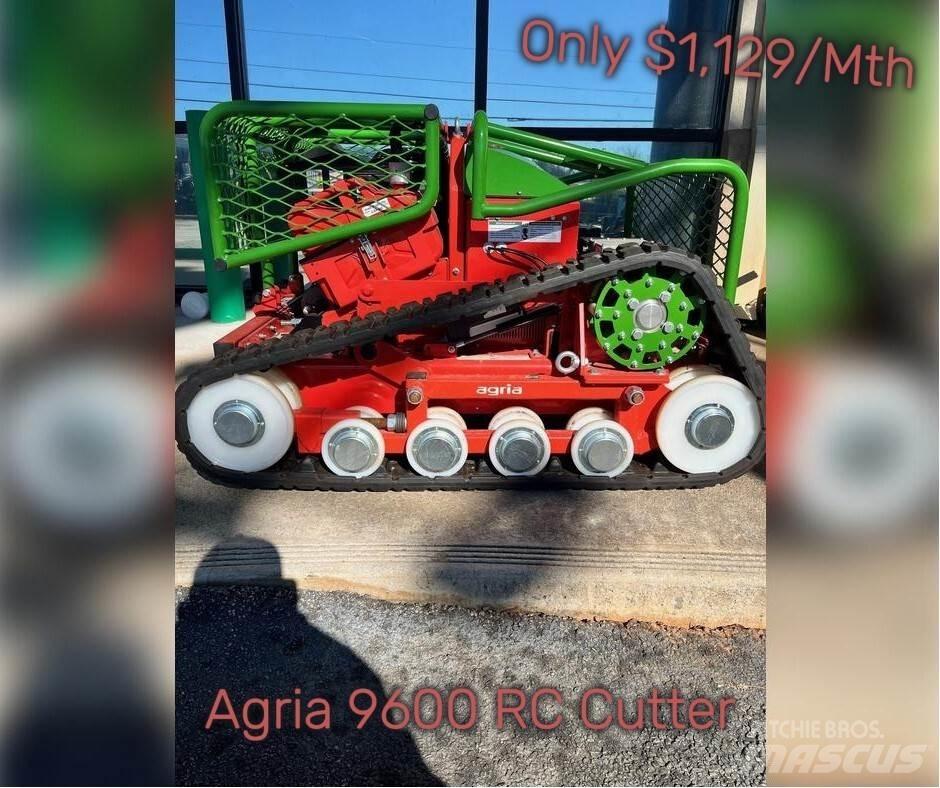 Agria 9600 Balenhakselaars, -snijders en -afwikkelaars