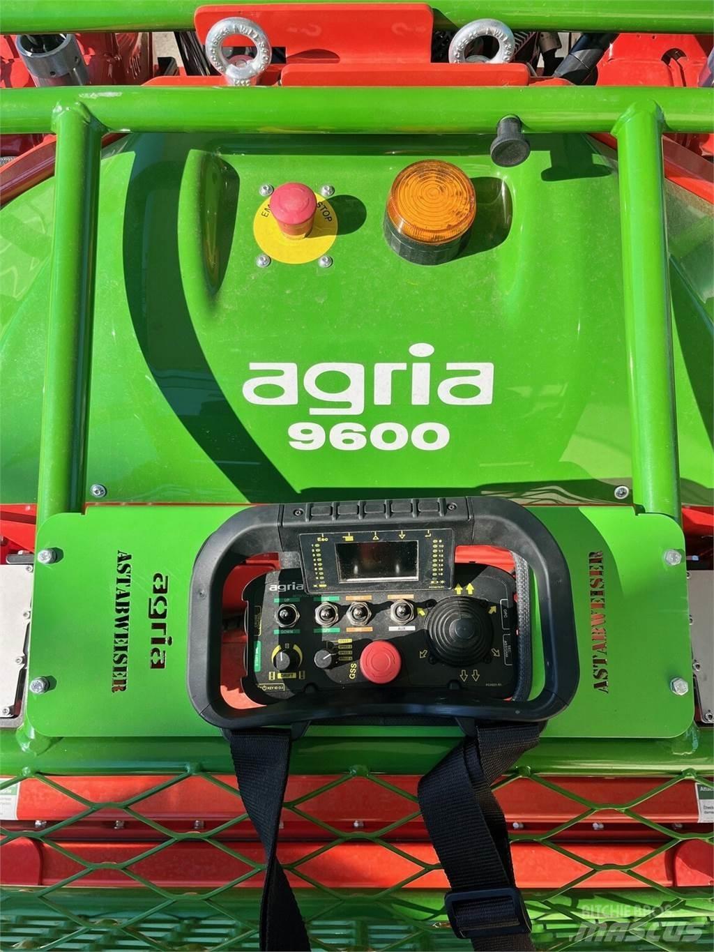 Agria 9600 Balenhakselaars, -snijders en -afwikkelaars