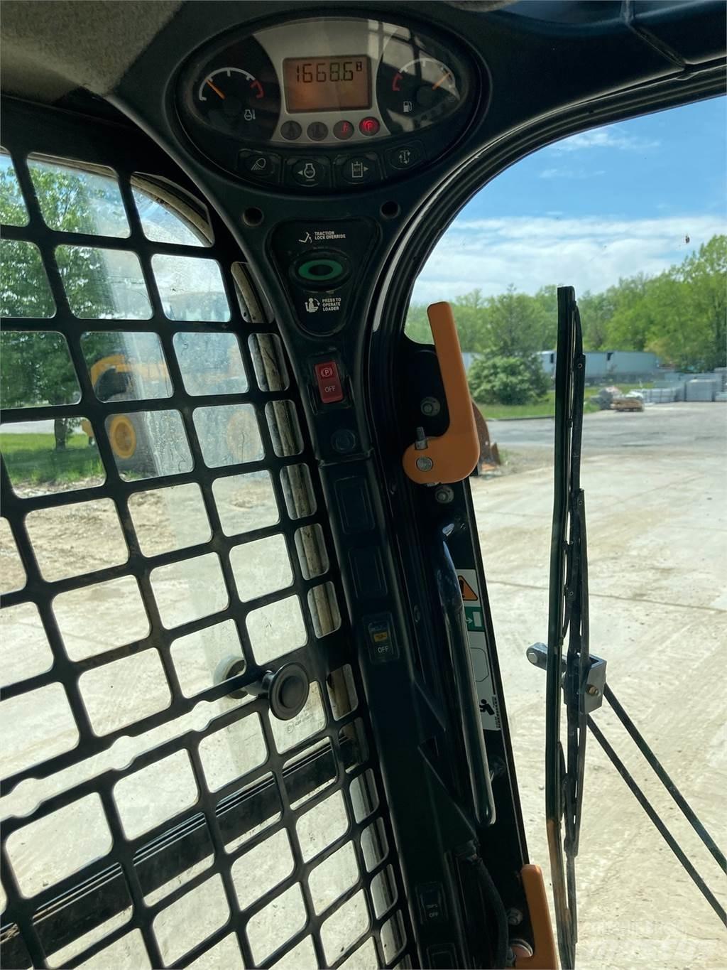Bobcat T740 Miniladers