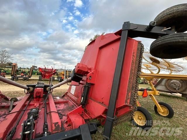 Bush Hog 2720 Balenhakselaars, -snijders en -afwikkelaars