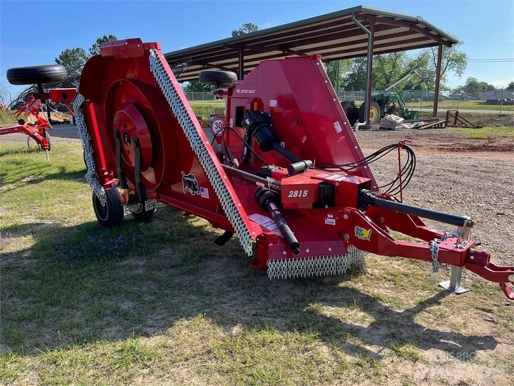Bush Hog 2815 Balenhakselaars, -snijders en -afwikkelaars