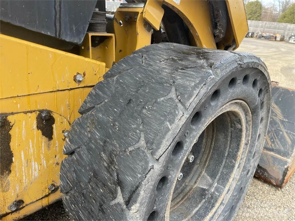 CAT 262D3 Schrankladers