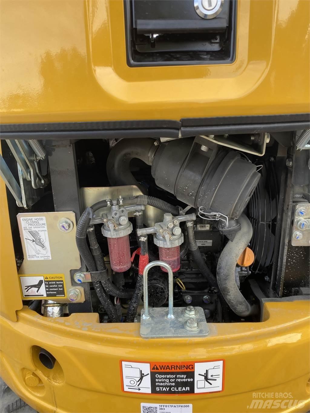 John Deere 17 P Minigraafmachines < 7t