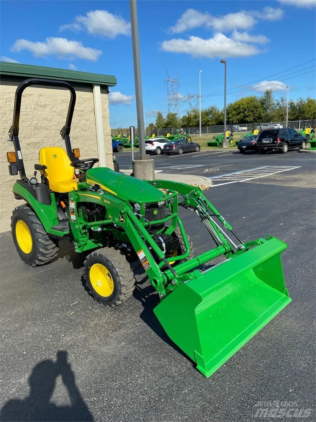 John Deere 2025R Compacttrekkers
