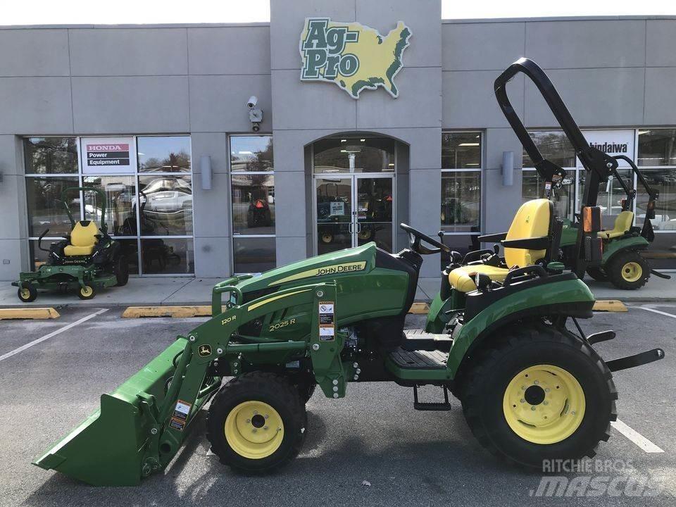 John Deere 2025R Compacttrekkers