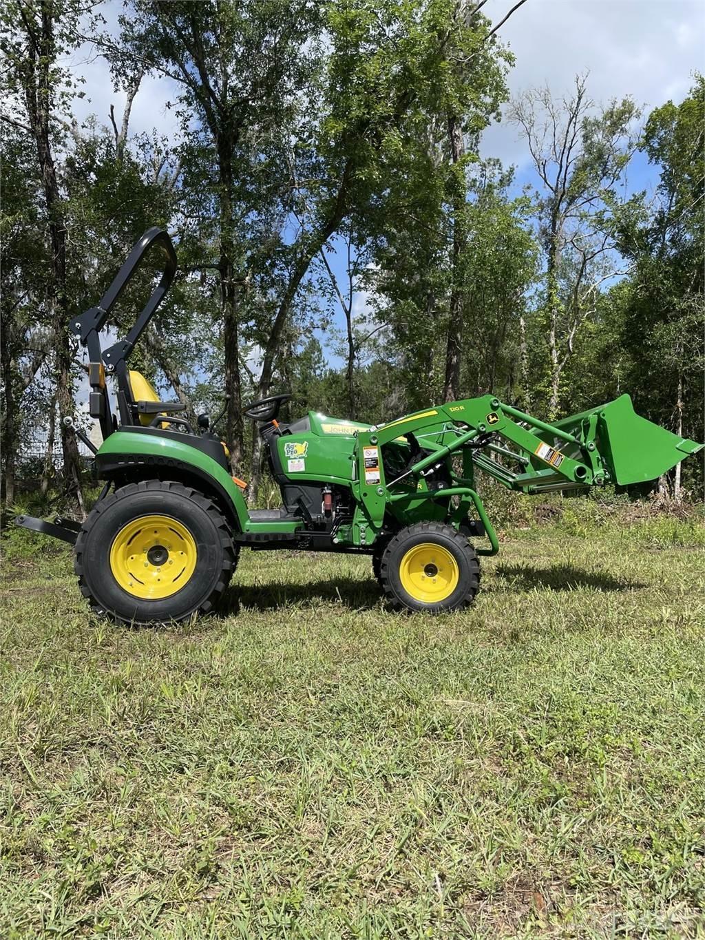 John Deere 2025R Compacttrekkers