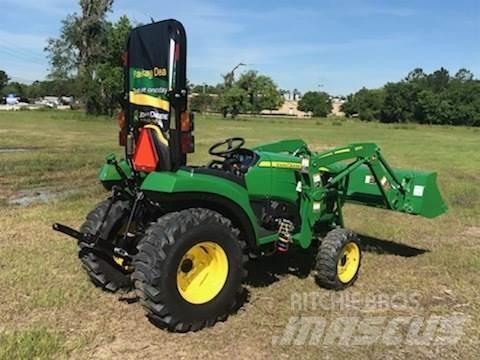 John Deere 2032R Compacttrekkers