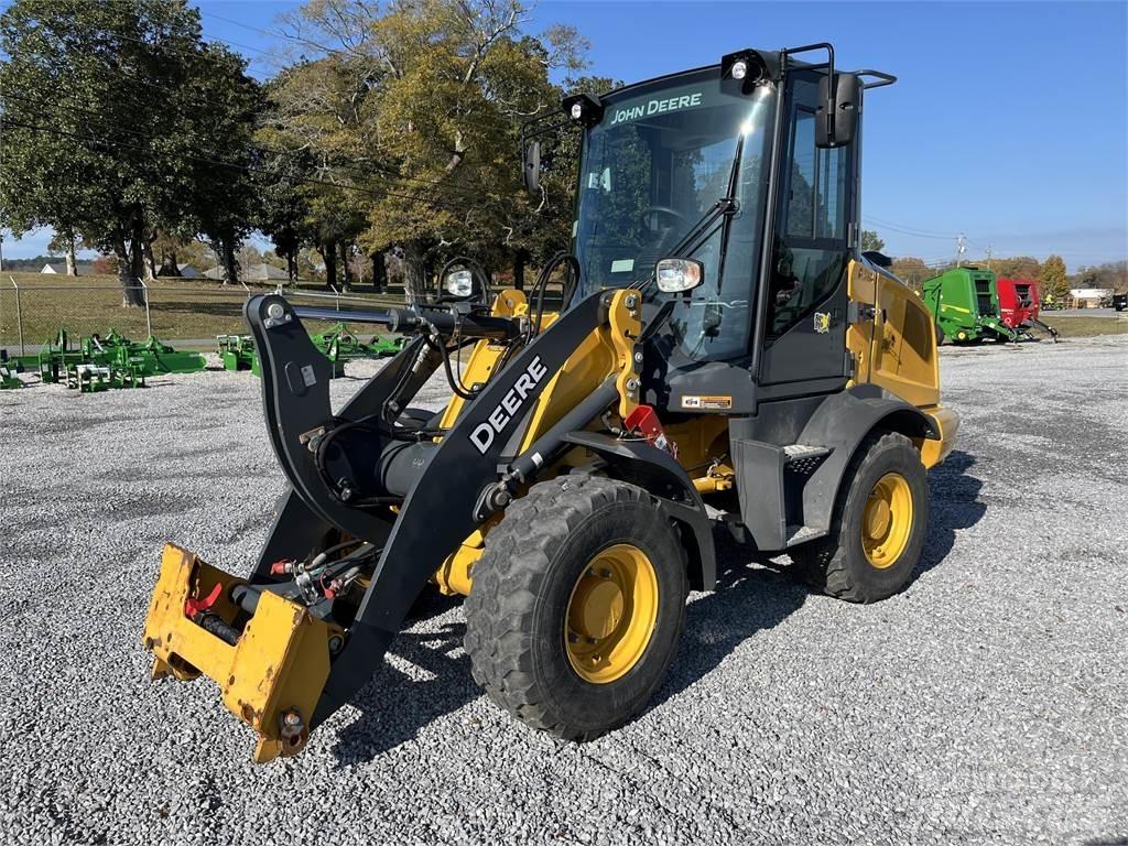 John Deere 244L Miniladers