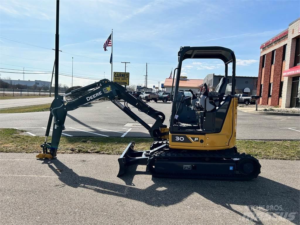 John Deere 30 P Minigraafmachines < 7t