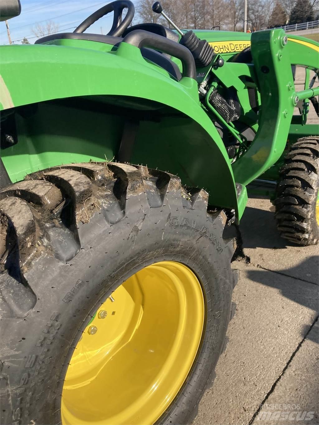 John Deere 3025D Compacttrekkers