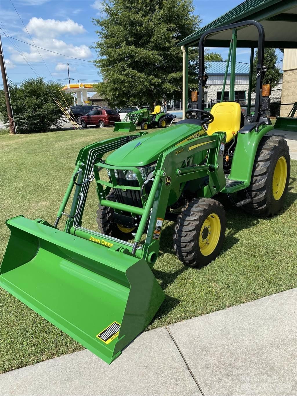 John Deere 3025E Compacttrekkers