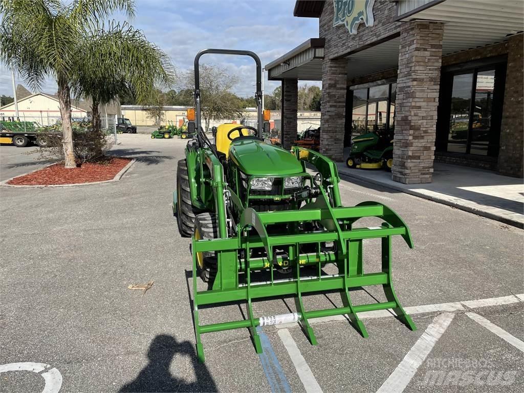 John Deere 3032E Compacttrekkers