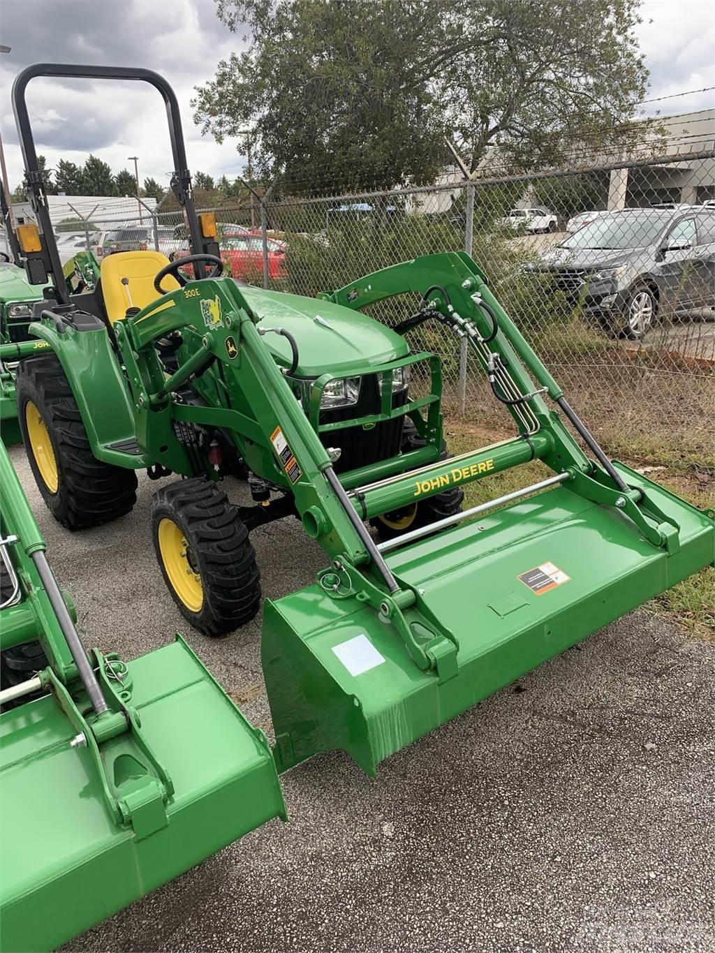 John Deere 3032E Compacttrekkers