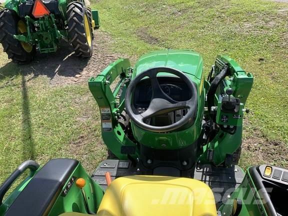 John Deere 3038E Compacttrekkers