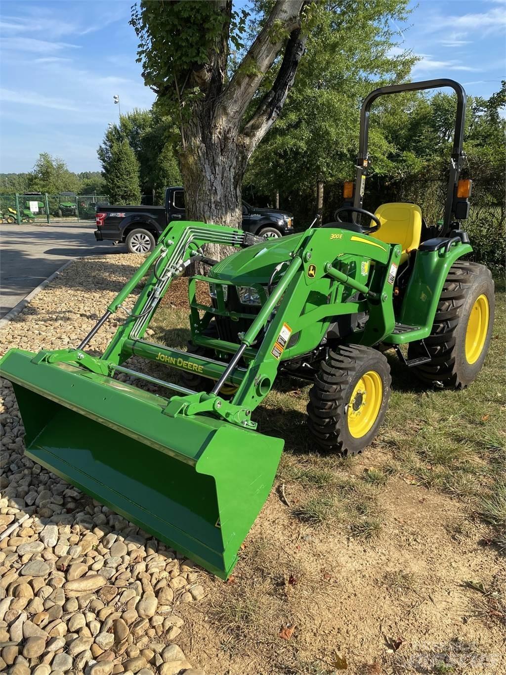 John Deere 3038E Compacttrekkers