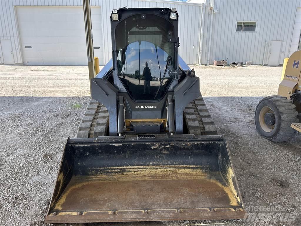 John Deere 323D Miniladers