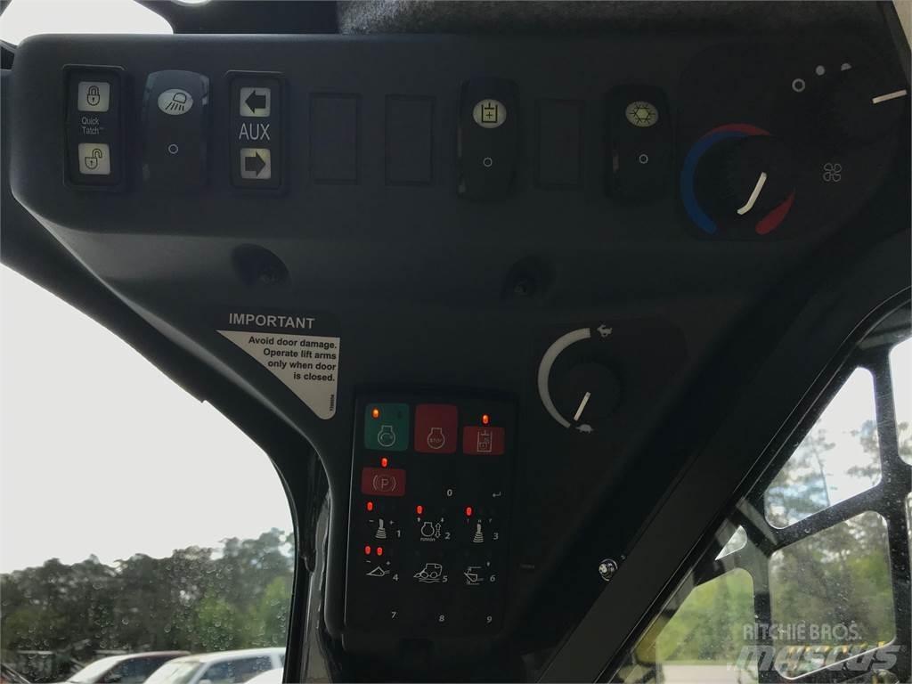 John Deere 331G Miniladers