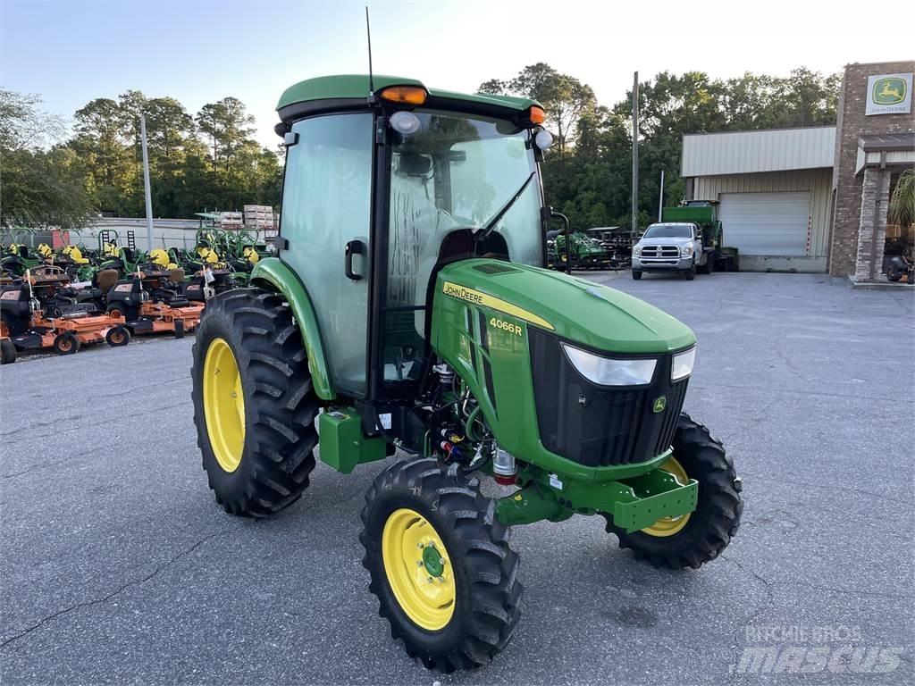 John Deere 4066R Tractoren