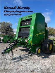 John Deere 460M Ronde-balenpersen