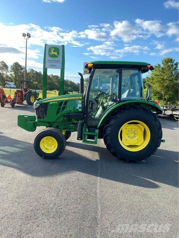 John Deere 5075E Tractoren
