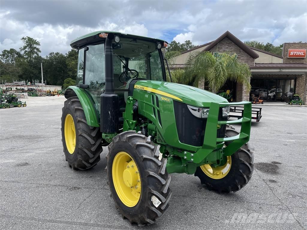 John Deere 5090E Tractoren