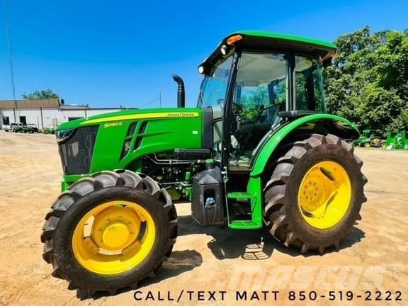 John Deere 5090E Tractoren