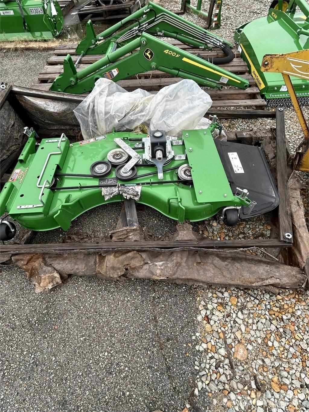 John Deere 60D Maaiers