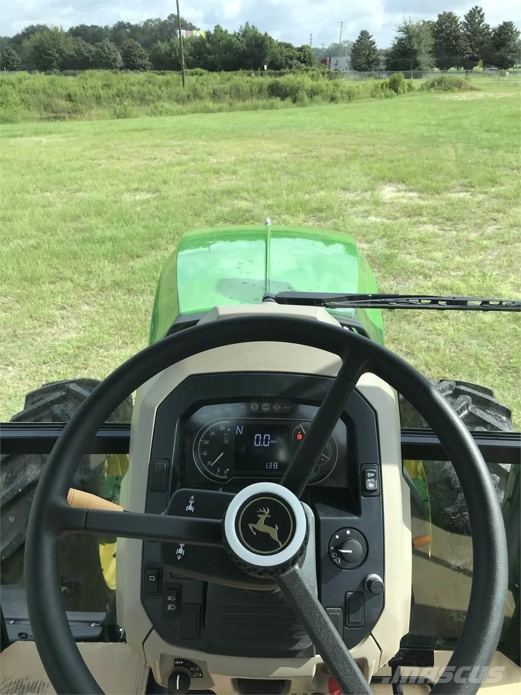 John Deere 6105E Tractoren