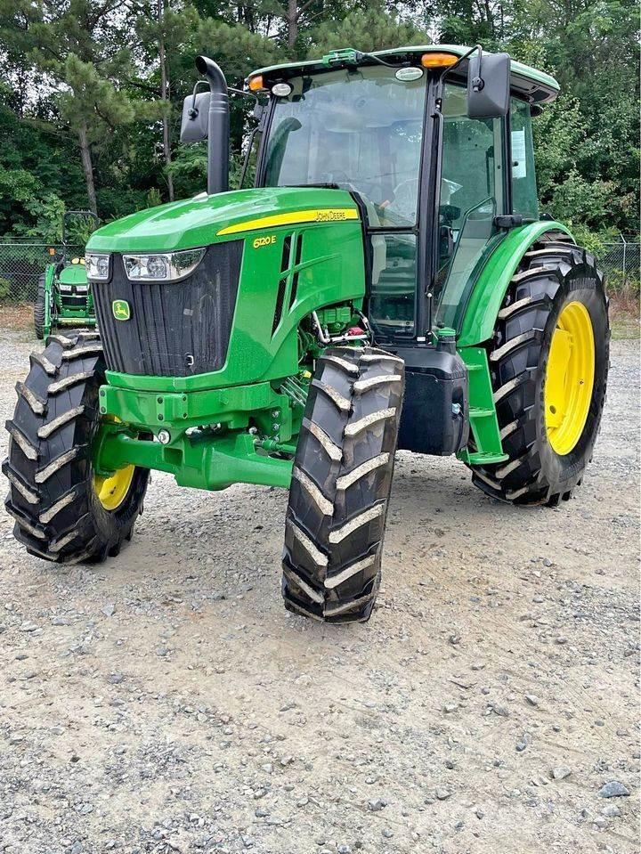 John Deere 6120E Tractoren