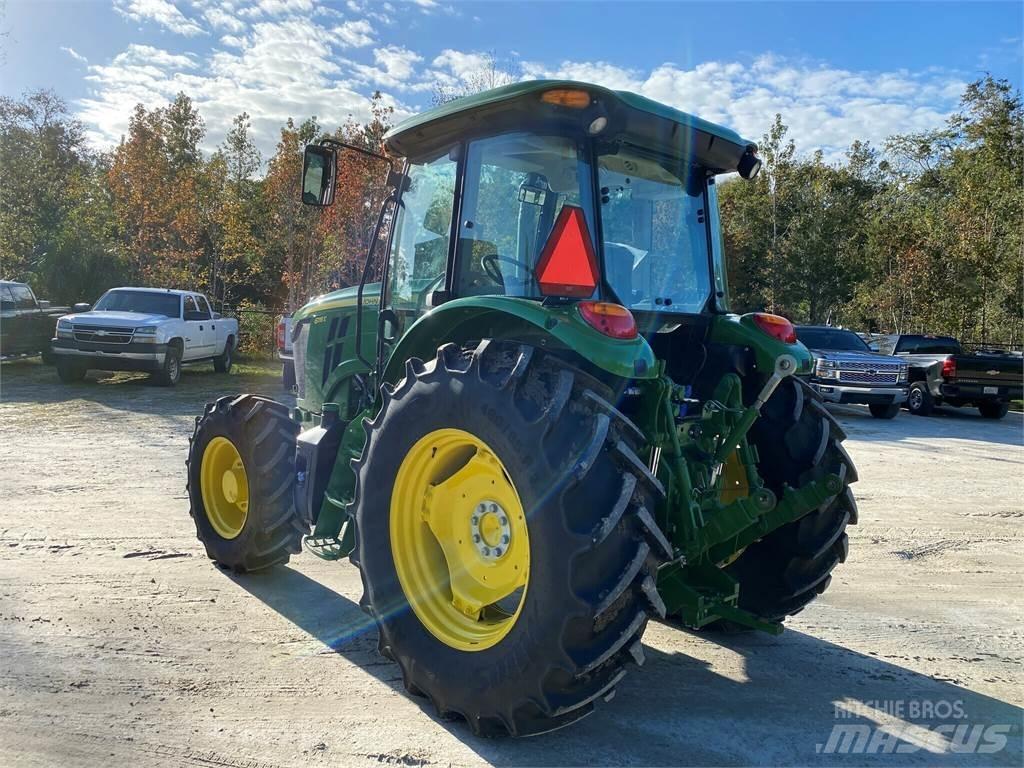 John Deere 6135E Tractoren