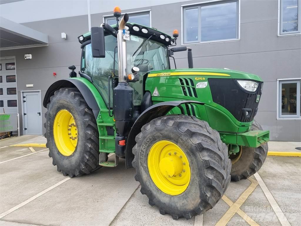 John Deere 6215R Tractoren