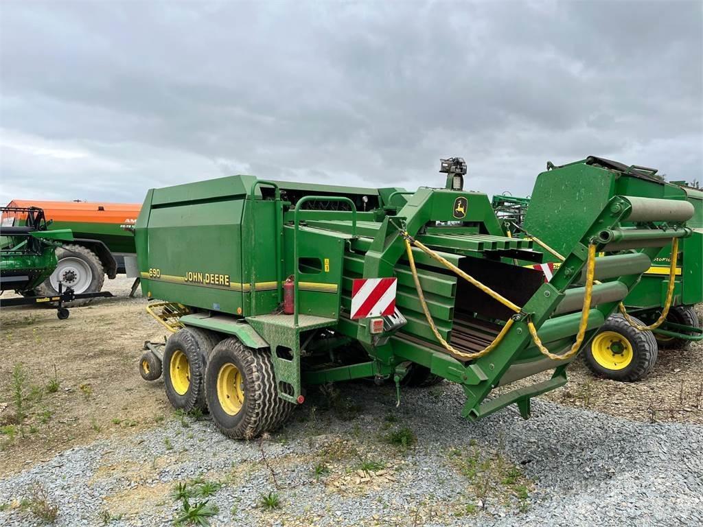 John Deere 690 Vierkante balenpers