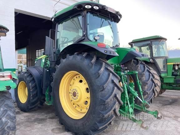 John Deere 7230R Tractoren