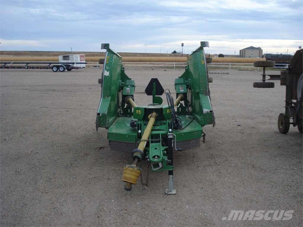 John Deere R15 Balenhakselaars, -snijders en -afwikkelaars