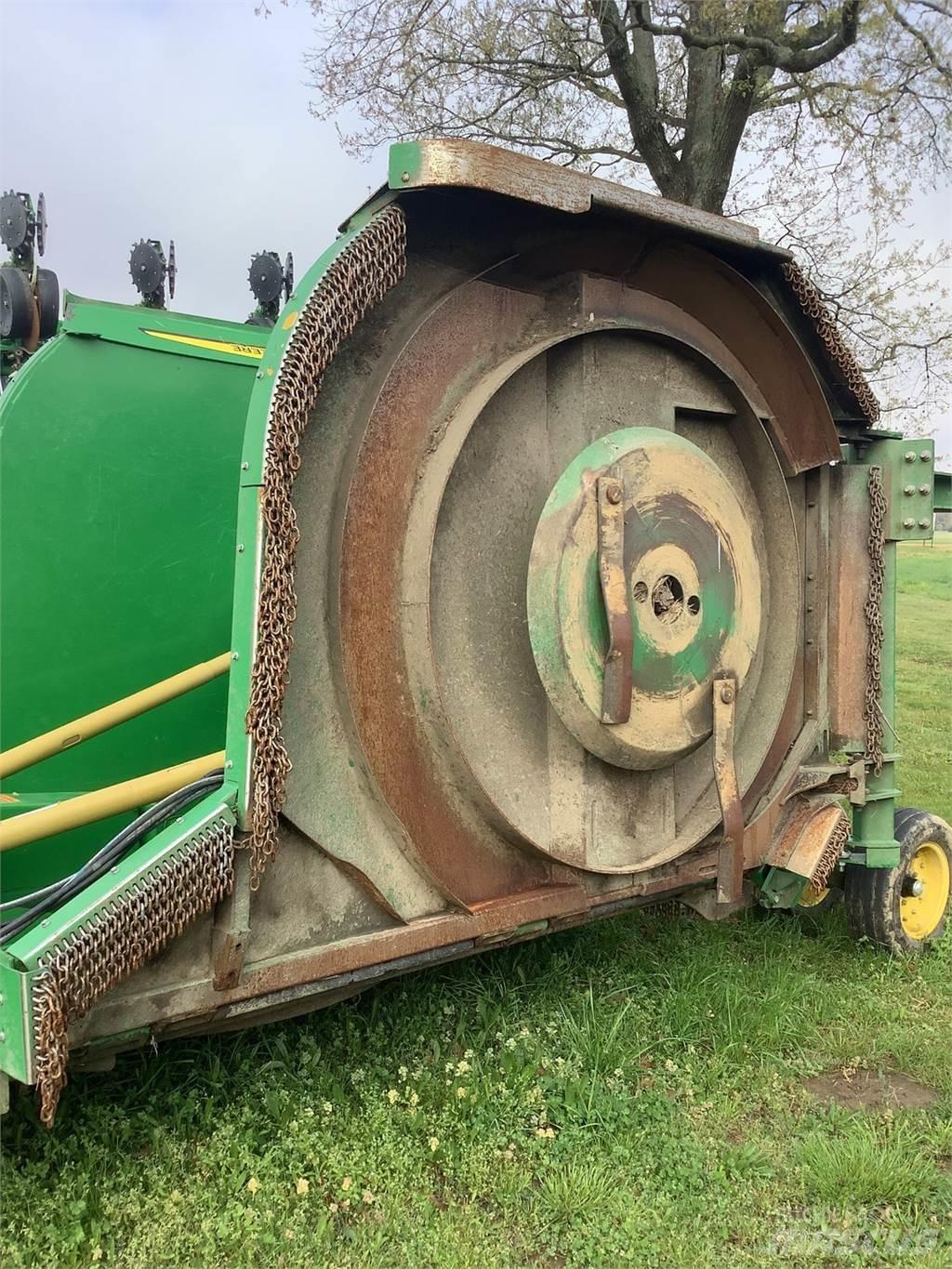 John Deere R20 Balenhakselaars, -snijders en -afwikkelaars