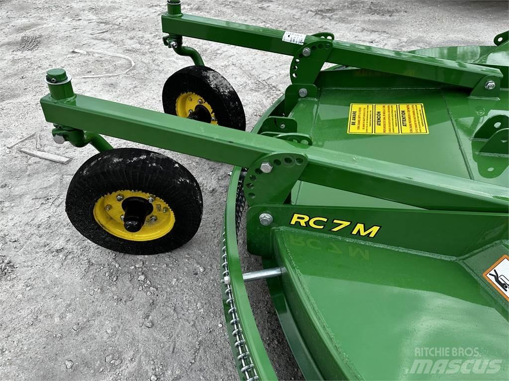 John Deere RC7M Balenhakselaars, -snijders en -afwikkelaars