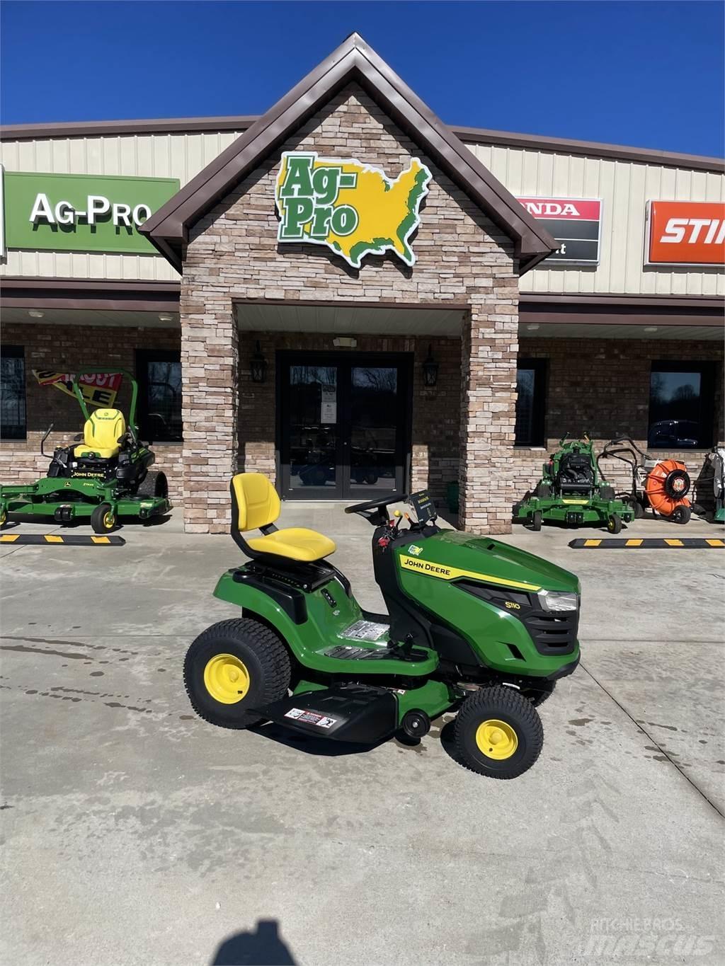 John Deere S110 Rijmaaiers