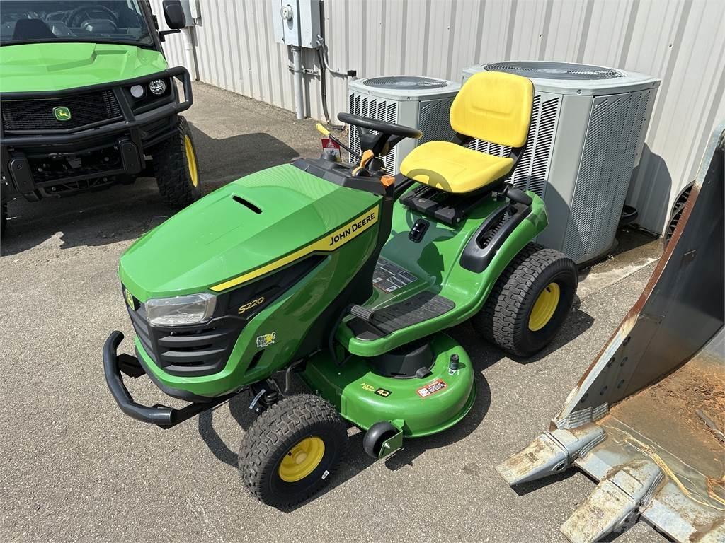 John Deere S220 Rijmaaiers