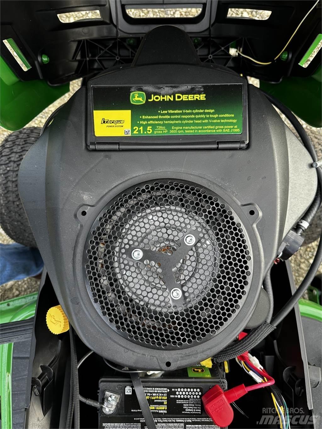 John Deere S240 Compacttrekkers