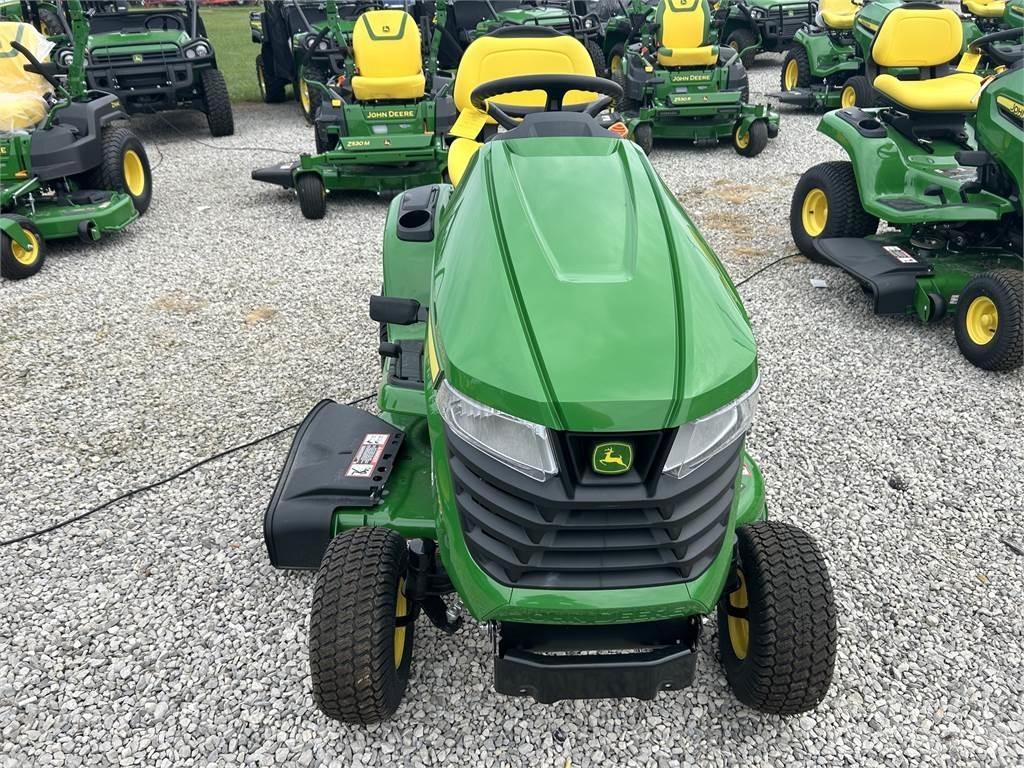 John Deere X330 Compacttrekkers