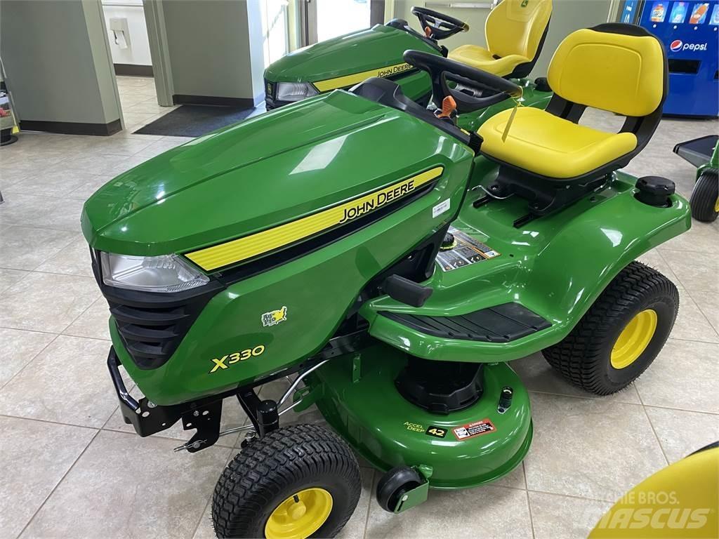 John Deere X330 Compacttrekkers