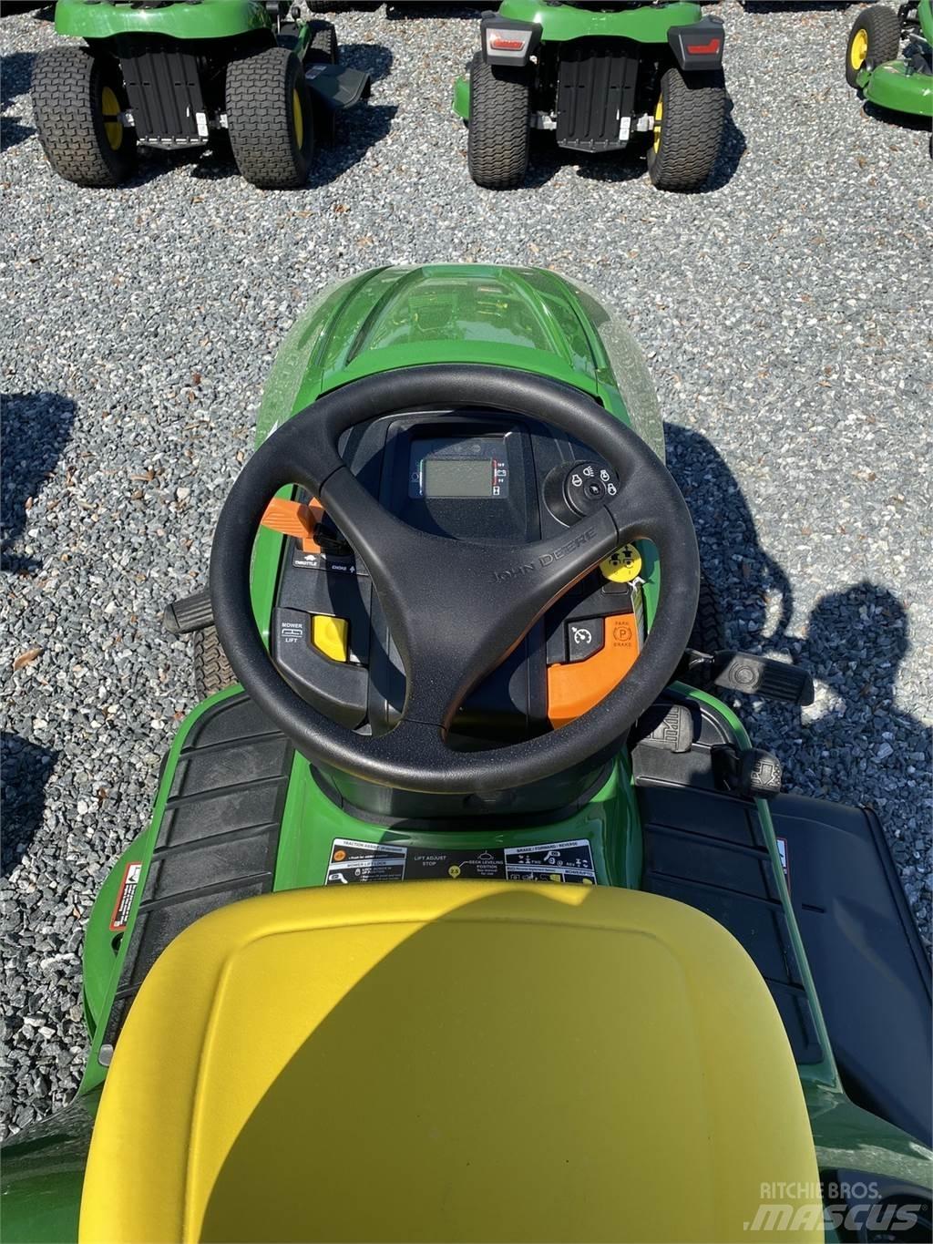 John Deere X330 Compacttrekkers