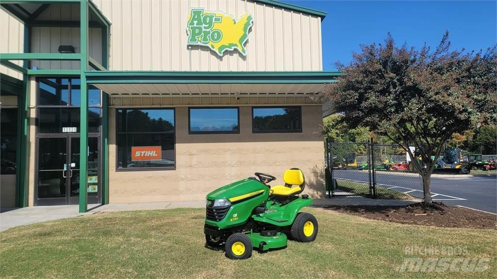 John Deere x330 Compacttrekkers