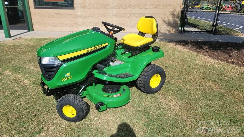 John Deere x330 Compacttrekkers