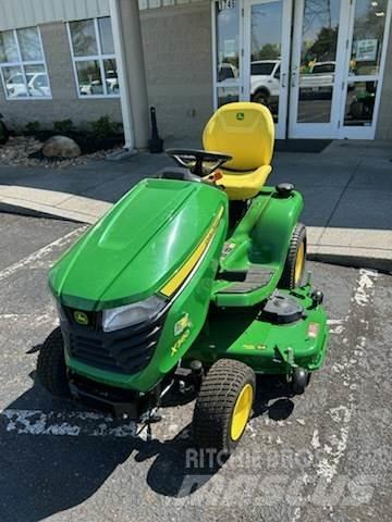 John Deere X380 Rijmaaiers