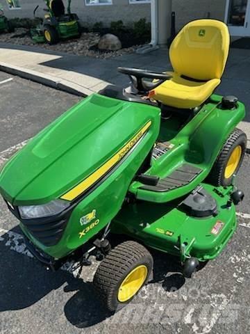 John Deere X380 Rijmaaiers