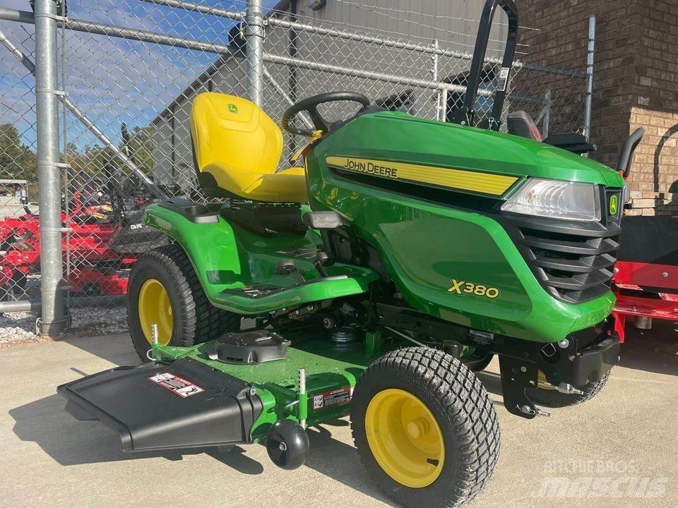 John Deere X380 Compacttrekkers